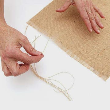 Natuurlijke Jute Tafelrunner met Franjes - Sfeervolle Decora, Verzenden