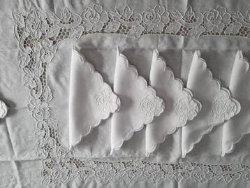 Tovaglia 12 posti puro lino ricamata a mano ricamo intaglio