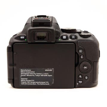 Nikon D5600 Camera Body (Occasion) - 2960 Opnamen, Touchscreen, Spiegelreflex, Ophalen of Verzenden, Zo goed als nieuw