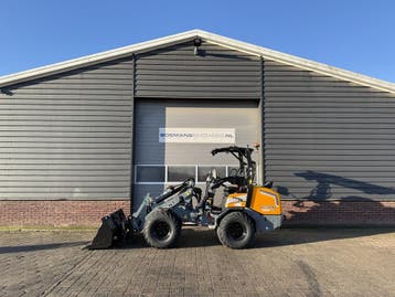 Giant G2700 X-TRA HD+ minishovel (veel opties: pro inching,, Zakelijke goederen, Machines en Bouw | Kranen en Graafmachines, Ophalen