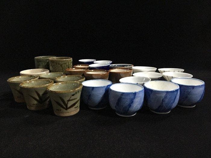 Japanese - Beeld, Collection of 25 Vintage Japanese Ceramic, Antiek en Kunst, Antiek | Speelgoed