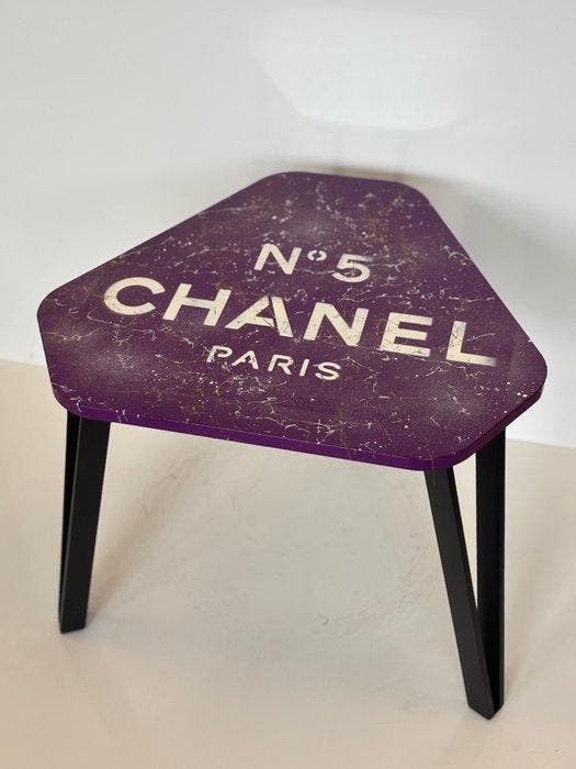Rob VanMore - Triangle Tea by Chanel Table M, Antiek en Kunst, Kunst | Designobjecten