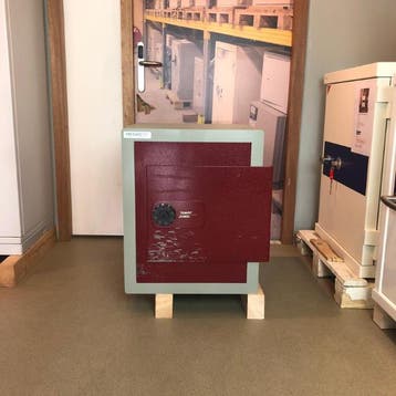 Gebruikte inbraakwerende Juwel kluis, Verzenden, Gebruikt