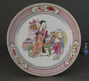 Ruby Back Plate - Bord - Lady seated on Table with Books