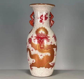 Vaas - Porselein - China - Antieke vaas met rode draak