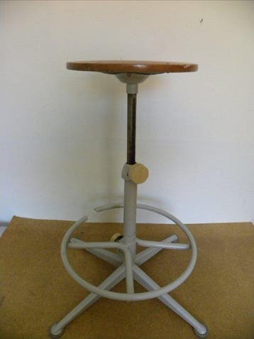 Ahrend de Cirkel - Friso Kramer - Kruk - metaal-hout -