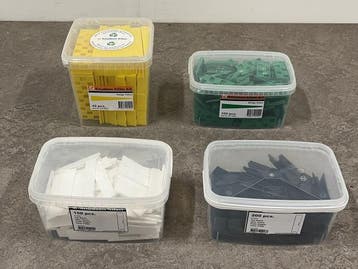 Veiling - Knudsen Kilen stel- en opvulwiggen set 4-delig, Nieuw