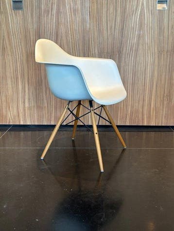 Vitra - Charles & Ray Eames - Stoel - DAW - Staal,
