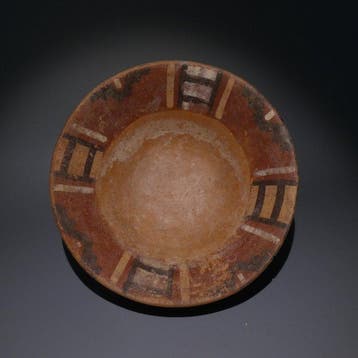 Nazca - Huari, Peru Terracotta, Aardewerk Schotel met decor.