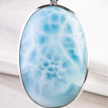 Hanger van zilver met larimar, het aardse paradijs -