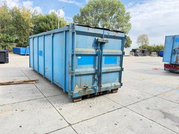 (Verkocht) KTK opslagcontainer – nog 2 rode te koop