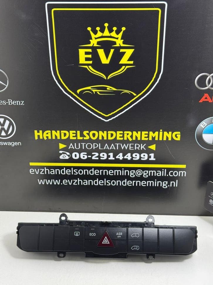 Mercedes Sprinter Paniekverlichtings schakelaar bj.2016, Auto-onderdelen, Dashboard en Schakelaars, Gebruikt, Mercedes-Benz