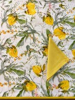 Elegant tafelkleed met citroenplanten, ondertekend door