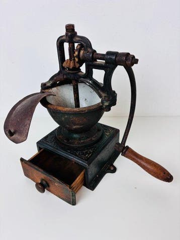 Koffiemolen - Antiek gietijzeren koffiemolen, ca. 1900 -