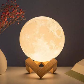 Maanlamp 8 cm – LED Nachtlamp met Standaard voor Slaapkamer, Verzenden, Nieuw