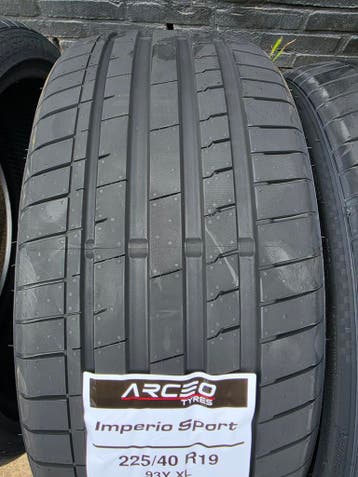 225/40r19 93Y XL Made in Europe Dot26 Nieuwe A Merk Banden, Auto-onderdelen, Nieuw, Band(en), Ophalen, 19 inch