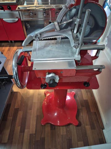 OMAS F300 vliegwiel snijmachine op sokkel  nu in veiling, Gebruikt, Bakkerij en Slagerij