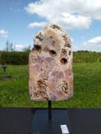 Roze en rode amethistgeode met roze amethist suikerdruse