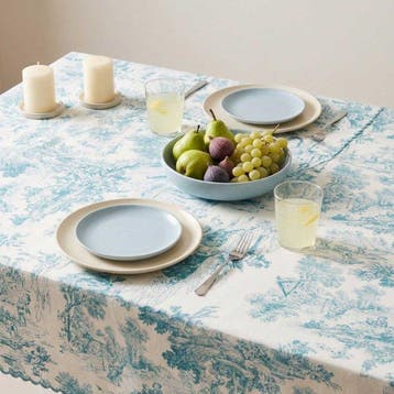 AA158 - Tafelkleed Toile de Jouy azuurblauw 100% katoen -
