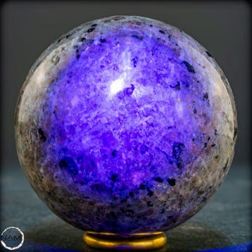 Natuurlijke Yooperlite-kogel – zeldzaam UV-reaktief, Antiek en Kunst