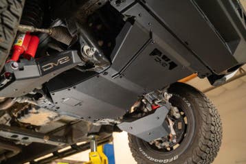 DV8 24-25 Toyota Tacoma & Land Cruiser Rear Belly Skid Plate, Ophalen of Verzenden, Nieuw