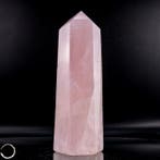 Prachtige rozenkwarts-obelisk – Symbool van liefde en