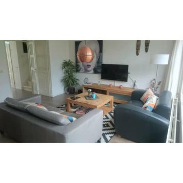 Huis te huur aan Ina Dammanstraat in Zaandam, Tussenwoning, Noord-Holland