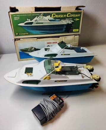 Monteleone 1:18 - Modelboot (2) - Corsair - Ongetest