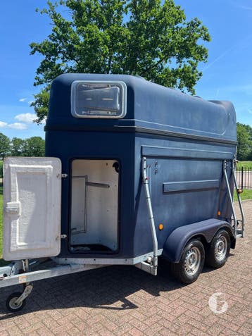 Oerdegelijke 5 sterren 1,5 paards! Met zadelkamer!, Ophalen, Zo goed als nieuw, Polyester, 1½-paards trailer