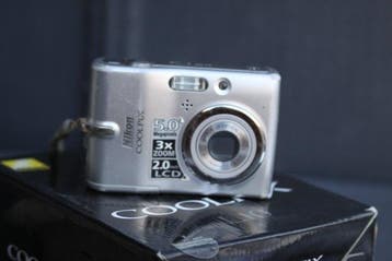 Nikon Coolpix L10 Viewfinder camera, Nieuw