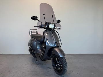 Vespa Sprint Snor 25 km/h, BWJ 2018, Agaat Grijs, Fietsen en Brommers, Snorfietsen en Snorscooters, Gebruikt, Ophalen of Verzenden