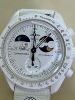 Swatch - MoonSwatch. Mission to Earthphase. Moonshine Gold., Nieuw