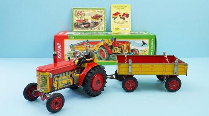 Kovap - Zeldzame tinnen wind-up Zetor 60-jarig jubileumset, Antiek en Kunst, Antiek | Speelgoed