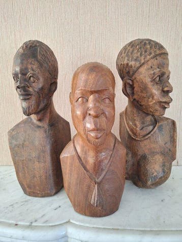 Massiwf houten buste, handgesneden. - Beeld - Afrika (Zonder