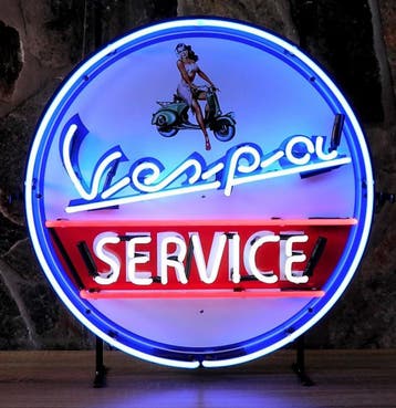 Vespa Neon Verlichting - Met Achterplaat - 60 x 60 cm, Ophalen, Gebruikt