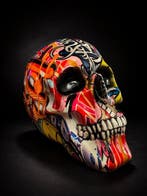 Oliver Klapp (XX) - sculptuur, Graffiti Skull – Handgemaakt