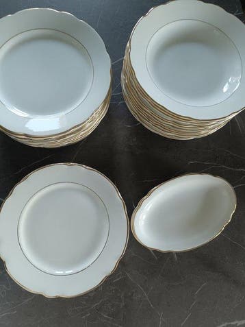 S.C. Richard - Tafelservies voor 12 (40) - Porselein