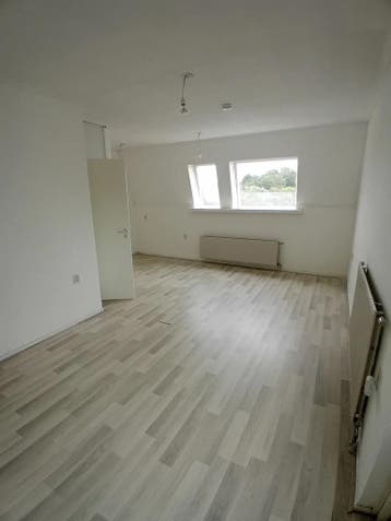 Te huur: Studio Burg.Savelberglaan in Kerkrade, Huizen en Kamers, Kerkrade, Limburg