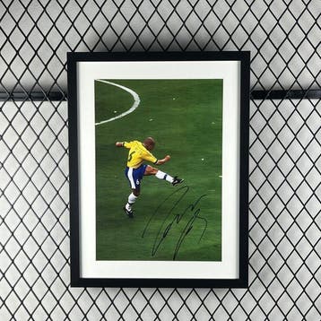 Brazil - Roberto Carlos - Ingelijst gesigneerde foto (11 x 8, Nieuw