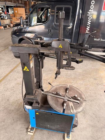 HOFMANN MONTY 3300 De- en monteermach - Gebruikt - €500,- ex, Auto diversen, Ophalen of Verzenden, Gebruikt