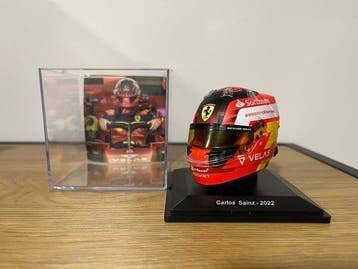 Spark 1:5 - Modelauto - Carlos Sainz 2022 - Ferrari, Nieuw