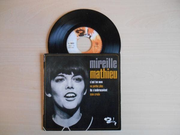 vinyl single 7 inch - Mireille Mathieu - CEst Ton Nom, Cd's en Dvd's, Vinyl Singles, Zo goed als nieuw, Verzenden