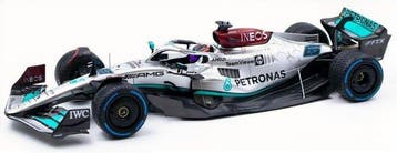 Minichamps 1:18 - Modelauto - MERCEDES -AMG PETRONAS FORMULA, Nieuw
