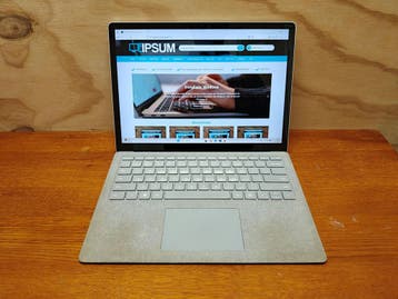 Microsoft Surface Laptop 2 | i5 8350u | 8gb DDR4 | 250gb SSD, Qwerty, 8 GB, 13 inch, Minder dan 2 Ghz