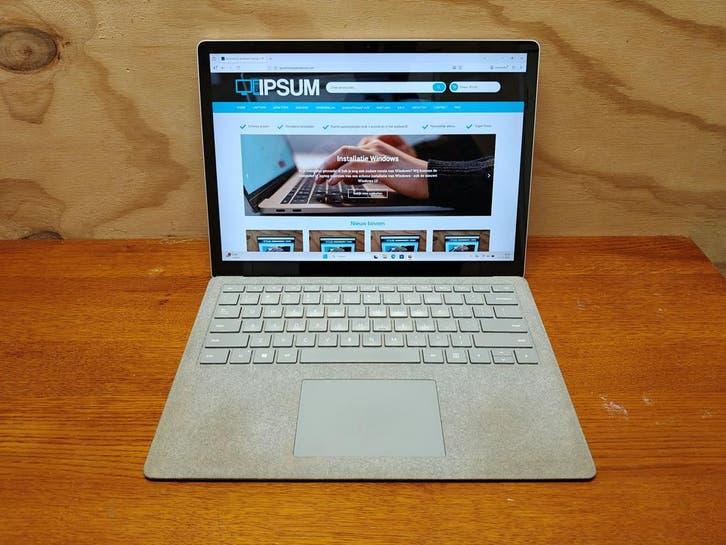 Microsoft Surface Laptop 2 | i5 8350u | 8gb DDR4 | 250gb SSD, Computers en Software, Windows Laptops, Minder dan 2 Ghz, SSD, 13 inch
