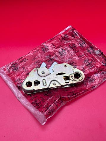 Alfa Romeo Giulietta motorkap slot, Verzenden, Nieuw, Oldtimer onderdelen