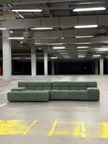 B&B Italia Tufty Time Bank | Groen | NIEUWSTAAT + Garantie, Huis en Inrichting, Banken | Bankstellen, Stof, 300 cm of meer, Ophalen of Verzenden