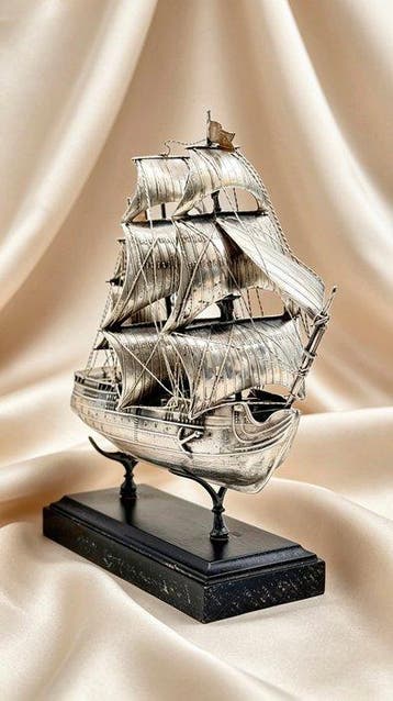 Figuur - Barco en plata - .800 zilver