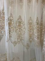 Weelderig geborduurd tule met geplooide ruches - Swarovski