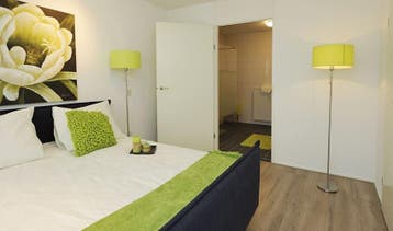 Te Huur 3 Kamer Appartement Loosduinse Hoofdplein In Den Haa, Huizen en Kamers, Den Haag, Den Haag, Direct bij eigenaar, Appartement